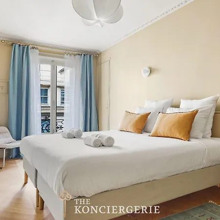 Champs Elysees Luxury 120 M2 2 Bedrooms Ac Lift アパート