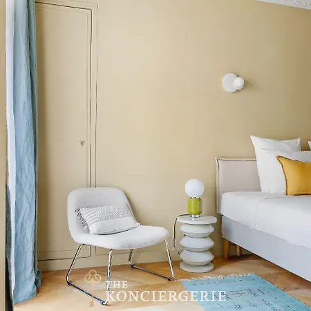 Champs Elysees Luxury 120 M2 2 Bedrooms Ac Lift Apartment *