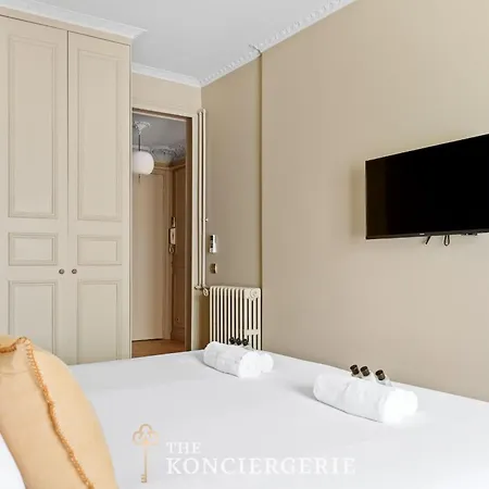 Champs Elysees Luxury 120 M2 2 Bedrooms Ac Lift