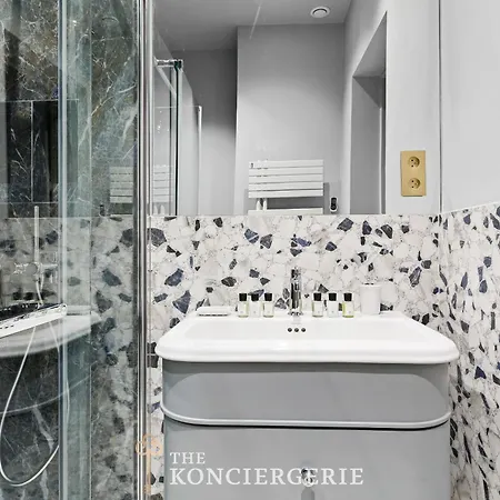 Champs Elysees Luxury 120 M2 2 Bedrooms Ac Lift *