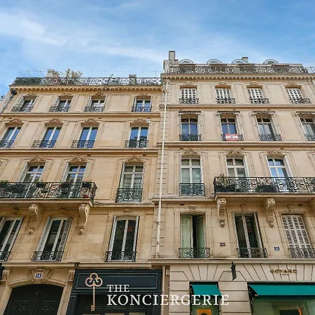 Champs Elysees Luxury 120 M2 2 Bedrooms Ac Lift